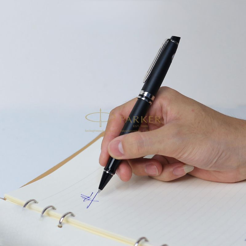 Parker và Waterman: So sánh chi tiết hai thương hiệu bút ký cao cấp - Butparker.com.vn