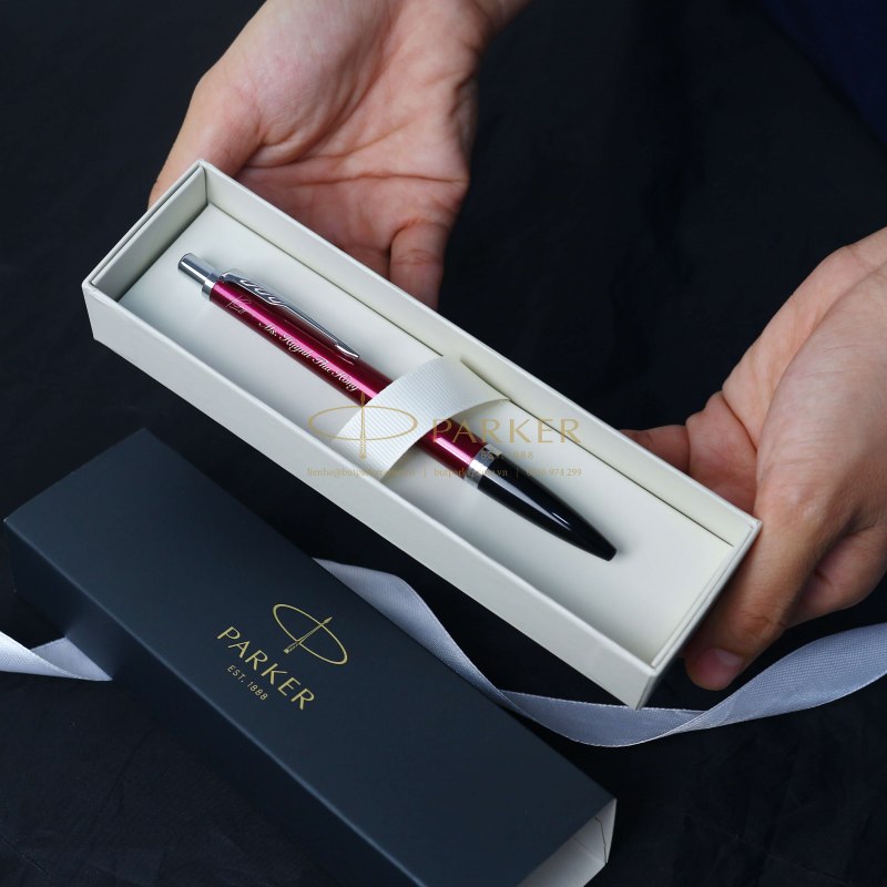 Butparker.com.vn cam kết phân phối bút bi của hãng Parker chính hãng, hỗ trợ khắc tên theo yêu cầu