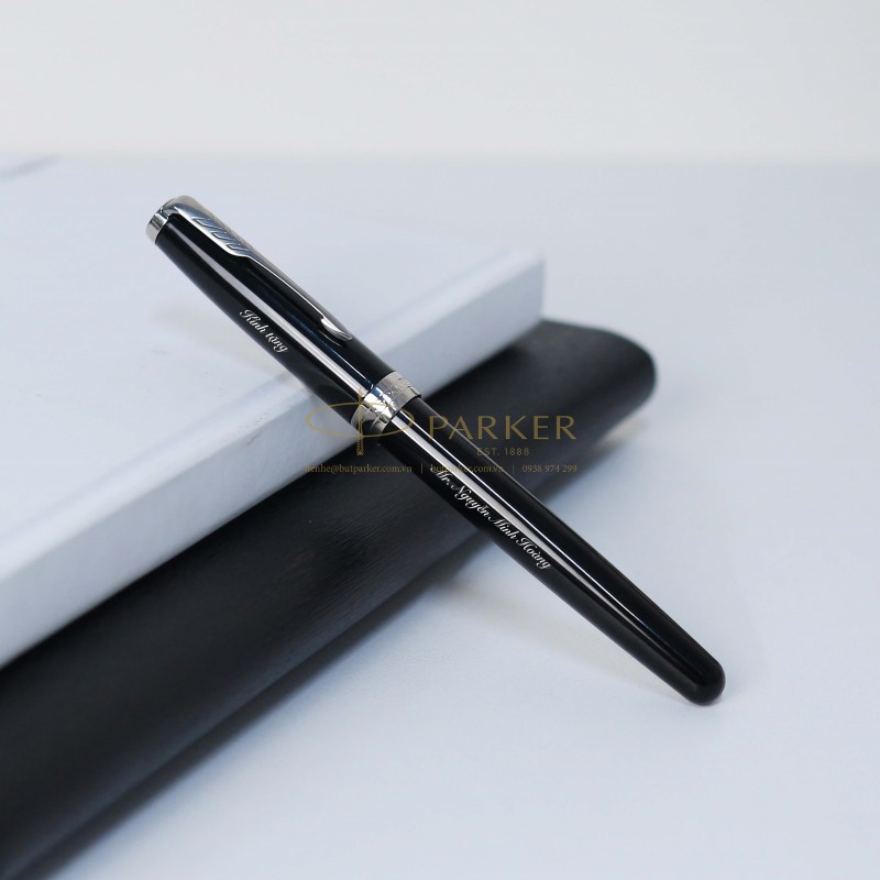 butparker.com.vn khắc nhiều dạng nội dung khác nhau trên thân và nắp bút butparker.com.vn khắc nhiều dạng nội dung khác nhau trên thân và nắp bút